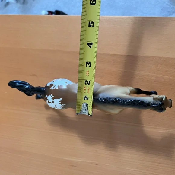 Breyer Brown and Black Horse Action Figure - Picture 10 of 10